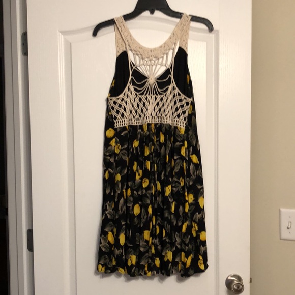 Entro Lemon Print Dress - Picture 4 of 9